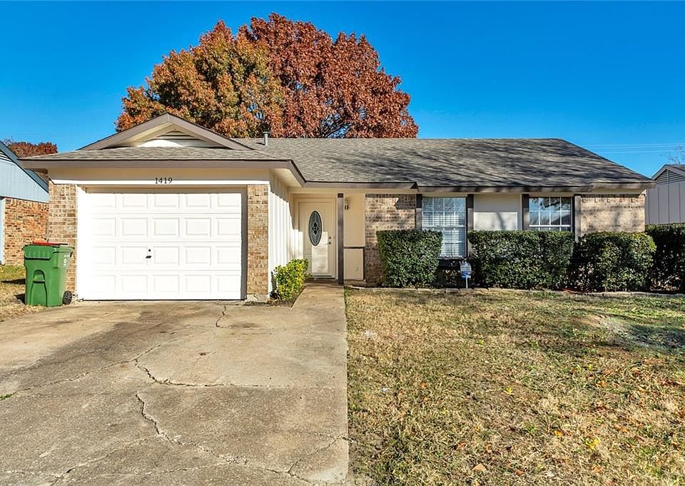 1st image of 1419 Caplin Dr