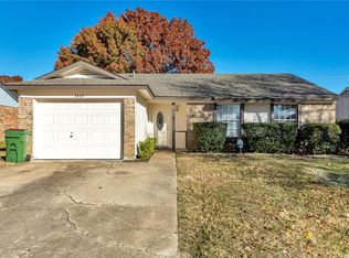 1419 Caplin Dr, Arlington, TX 76018