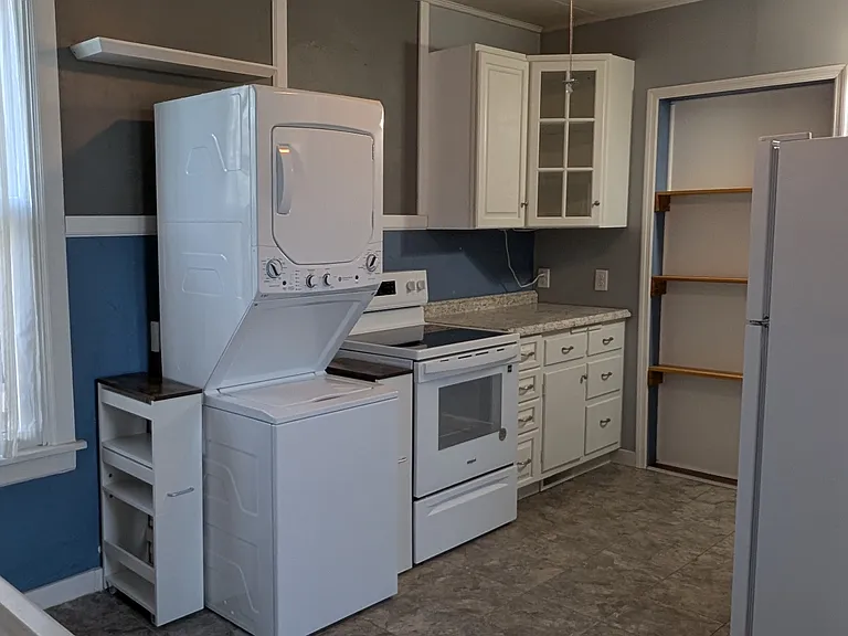 316 11th Ave #B — Photo 6
