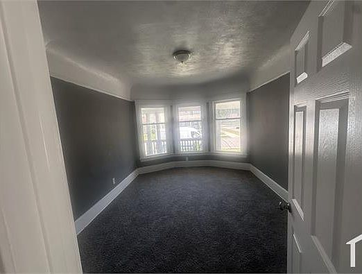 4th image of 6410 Dibble Ave #1