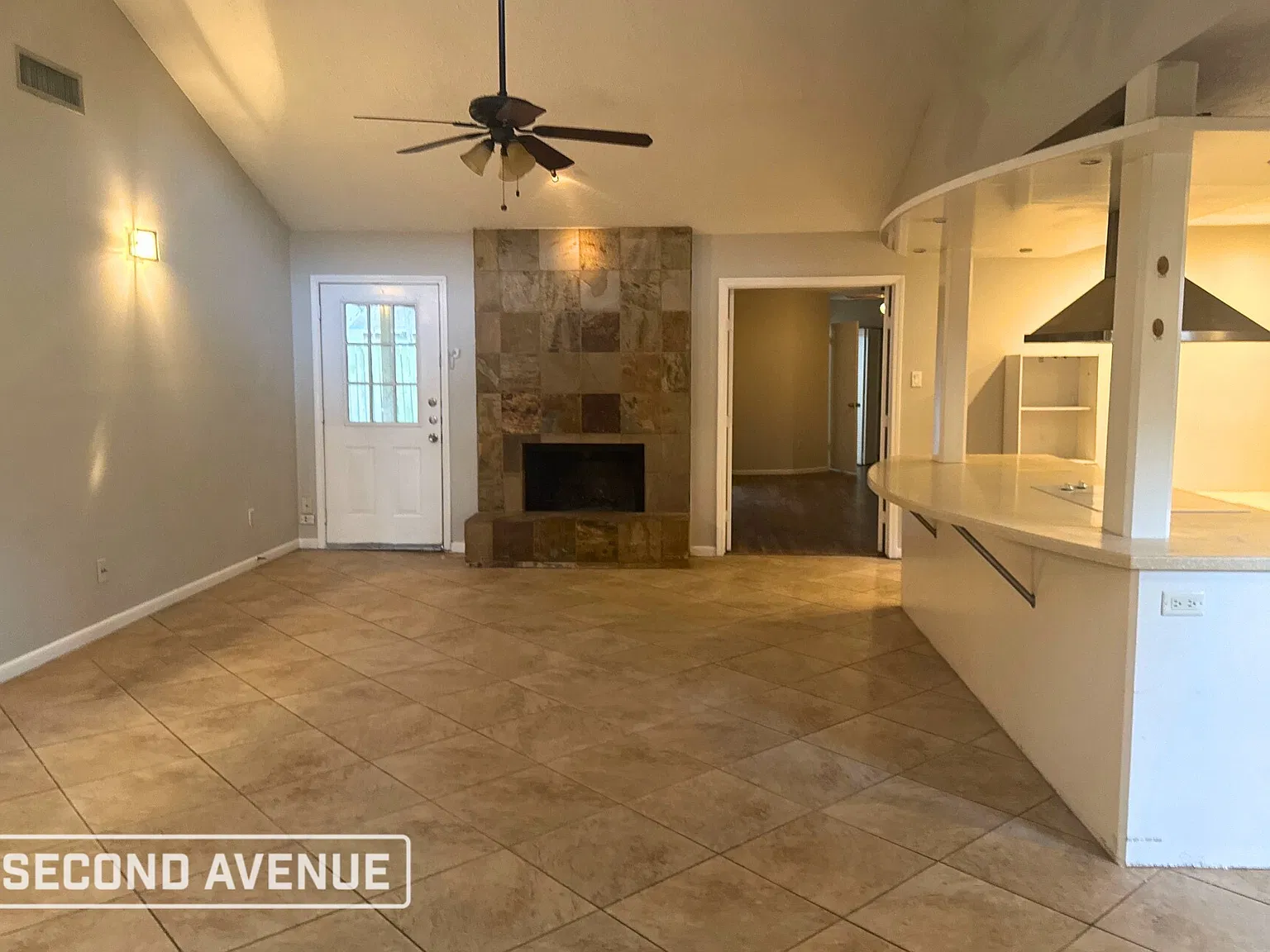 3 bed, 2.5 bath, 2088 sqft, $1,829 — Photo 2