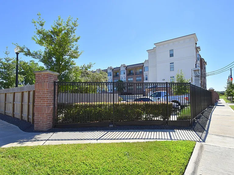Midtown Grove — Photo 41
