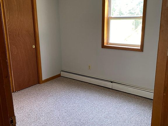 4th image of 213 Woodcrest Dr APT A