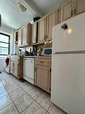 Rented by Green Home NY Realty LLC | media 13