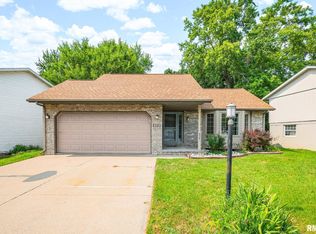 2321 W Pintura Ct, Peoria, IL 61614