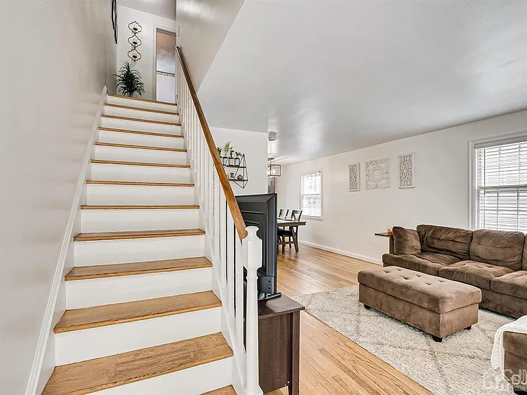 5 Mayfield Pl #B — Photo 3
