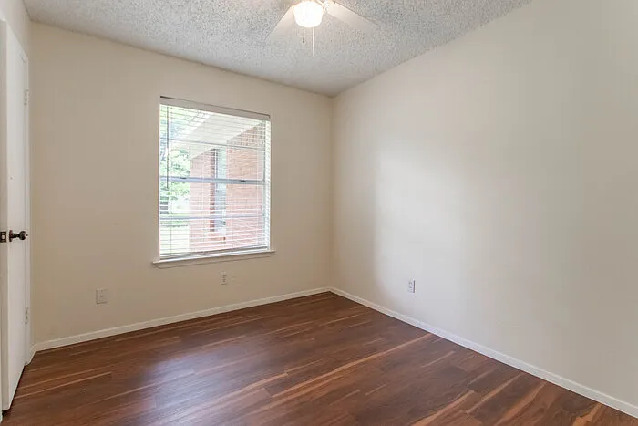 511 Hill St — Photo 6