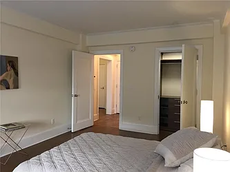 Rented by R New York