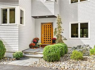 44 Umpawaug Rd, Redding, CT 06896