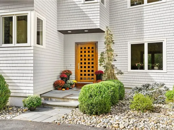 44 Umpawaug Road, Redding, CT 06896