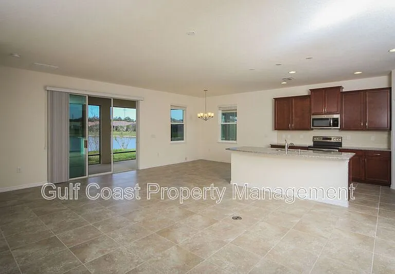 2903 Esmeralda Dr — Photo 11
