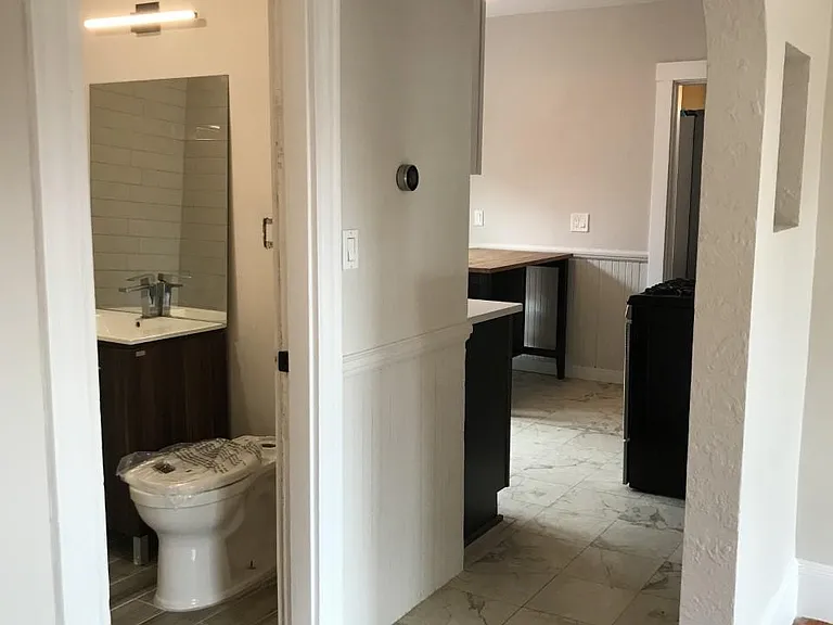 6 Queen St #2 — Photo 3