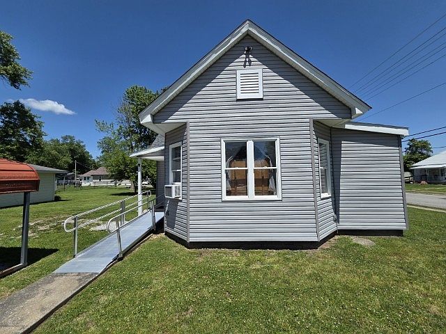 1st image of 208 Burkett St