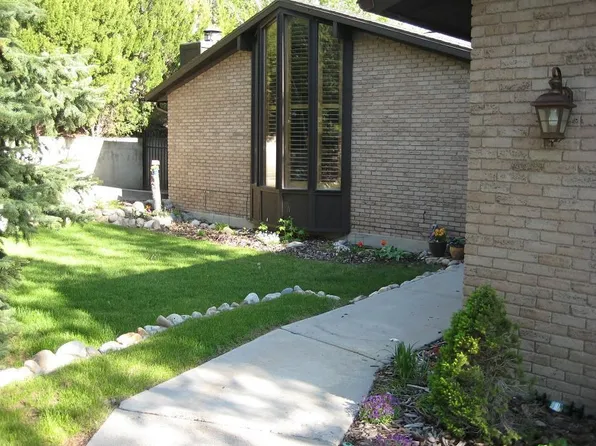 2458 E Granite Hills Cir, Sandy, UT 84092