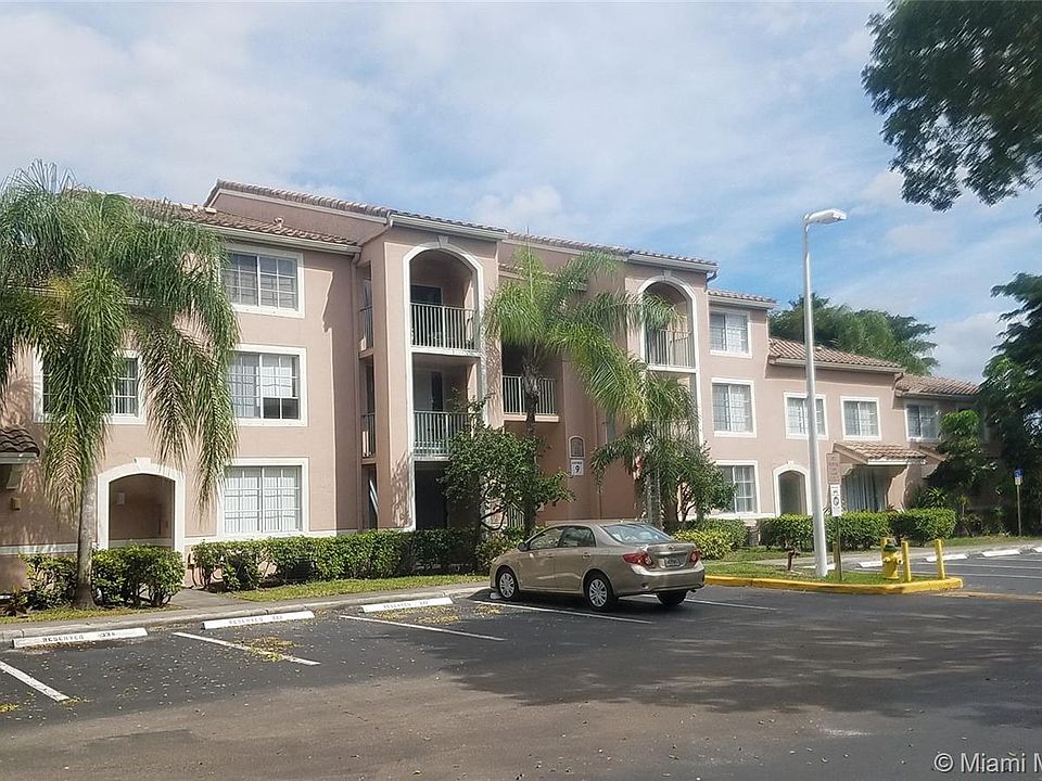 1st image of 12154 Saint Andrews Pl APT 101