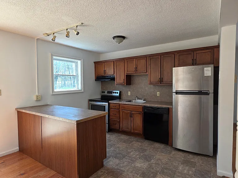 362 Somerset Dr — Photo 7