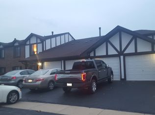 966 Cross Creek Dr #A2, Roselle, IL 60172