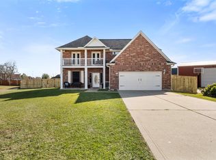 3226 Royal Palm Dr, Mont Belvieu, TX 77523