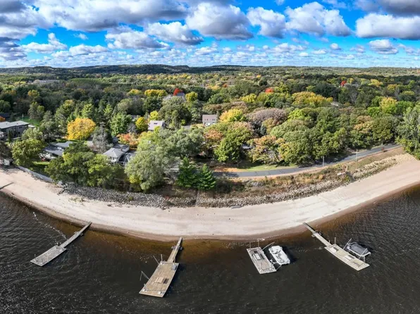 2086 Riviera Ave S, Lakeland, MN 55043