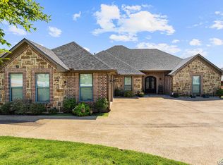 1620 Olympic Dr, Longview, TX 75605