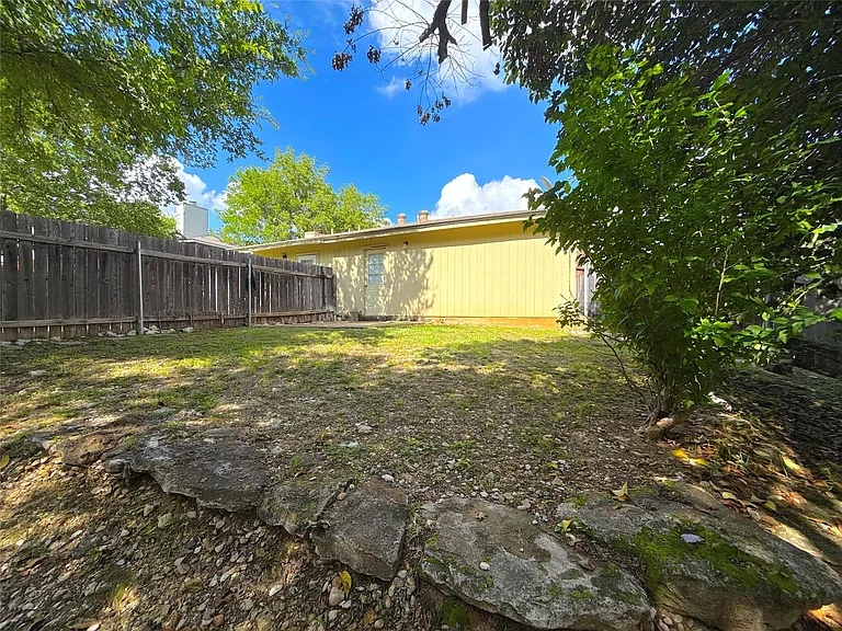9900 Hundred Oaks Cir #A — Photo 24