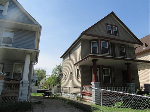 2nd image of 10622 Englewood Ave
