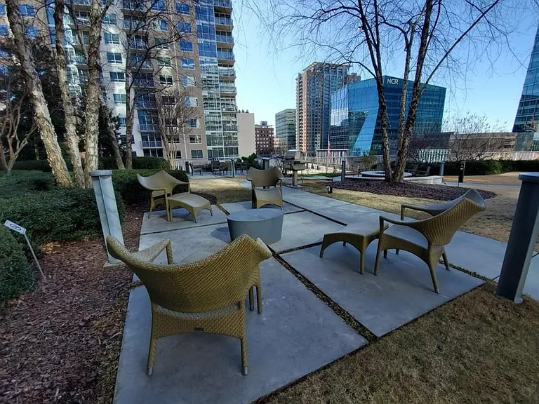 950 W Peachtree St NW — Photo 28