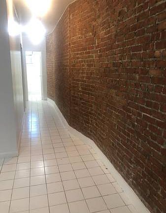 4th image of 2114 Daly Ave #2N