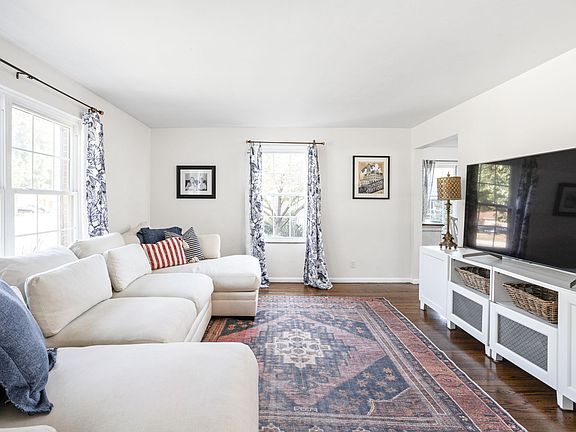 5th image of 2927 W Rex Dr