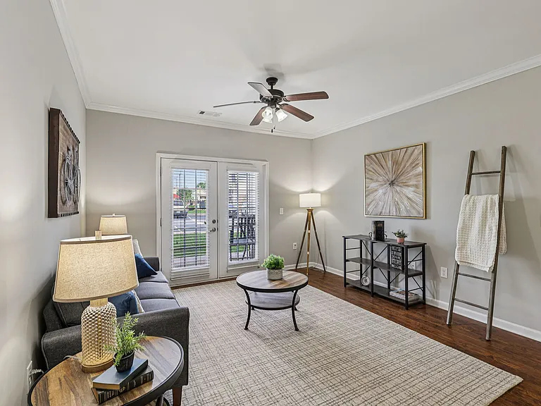 Cumberland Trace Village Apartments — Photo 10