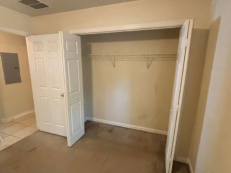 1552 Devoe St — Photo 15