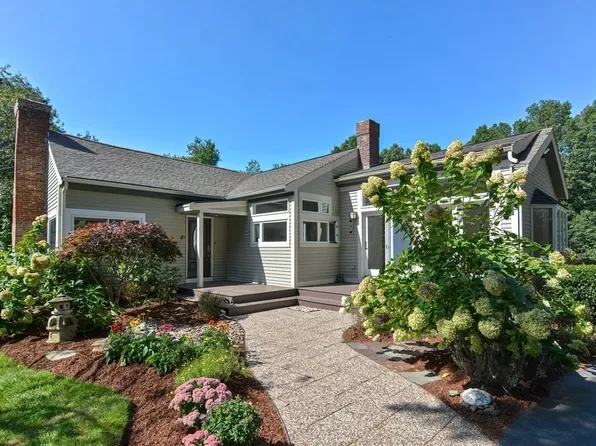 83 Hanlon Rd, Holliston, MA 01746