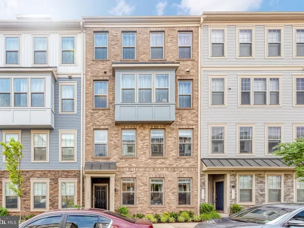 212 Park Central Ter, Manassas, VA 20111