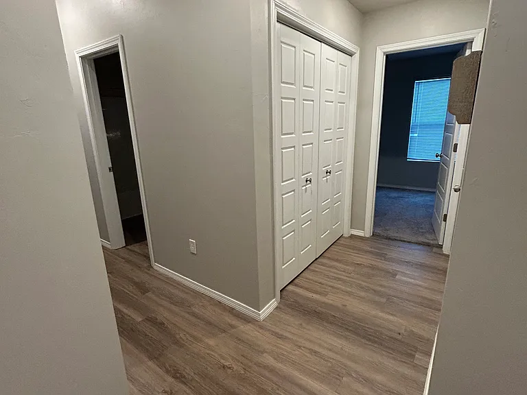 3016 S Buffalo Dr — Photo 2