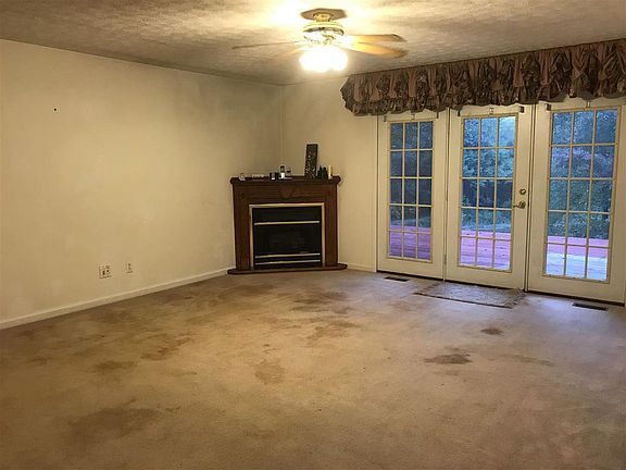 3rd image of 233 Lauderdale Ln