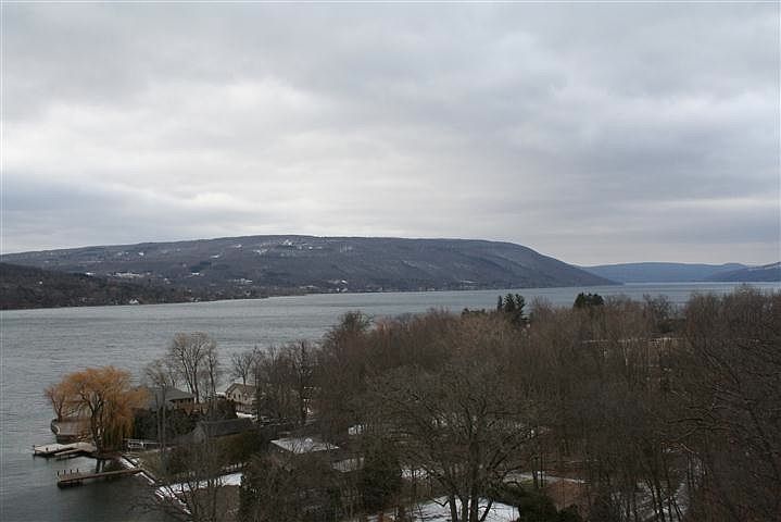1st image of 9 Cliffside Dr