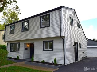 158 Carroll Ave, Woodbridge, NJ 07095