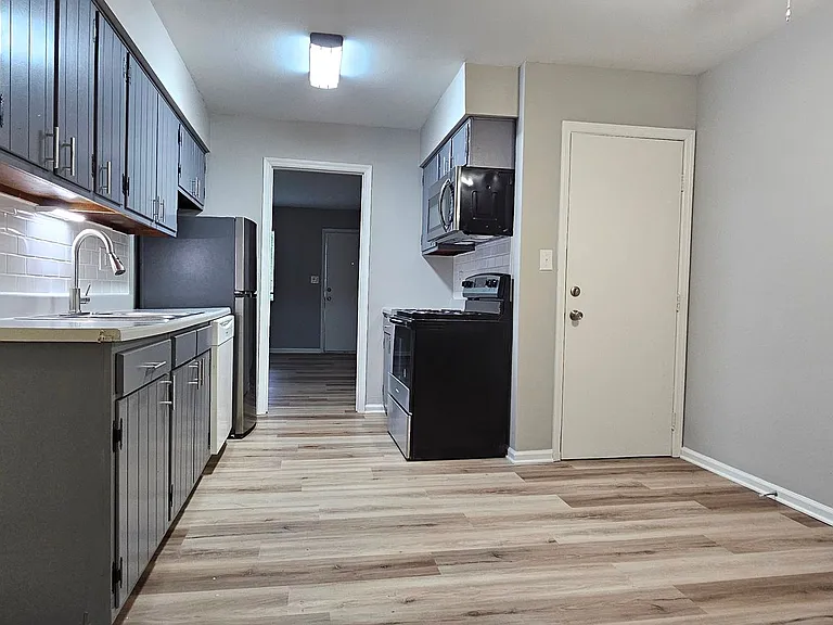 3030-3032 Creekview Circle — Photo 16