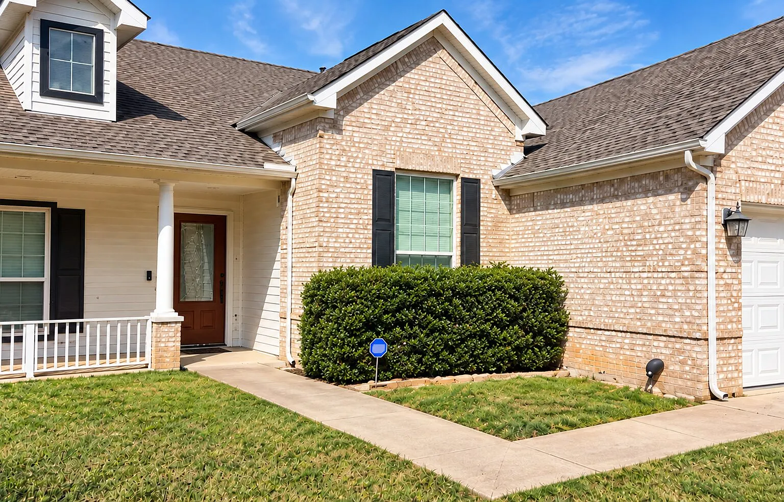 3 bed, 2044 sqft, $2,500 — Photo 3