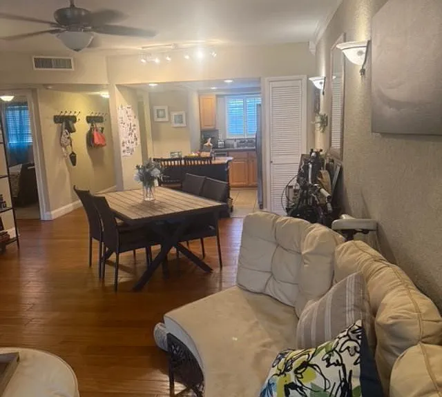 1400 NE 57th Ct #207 — Photo 6
