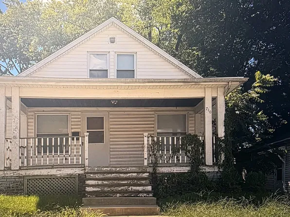 710 W Jefferson St, Bloomington, IL 61701