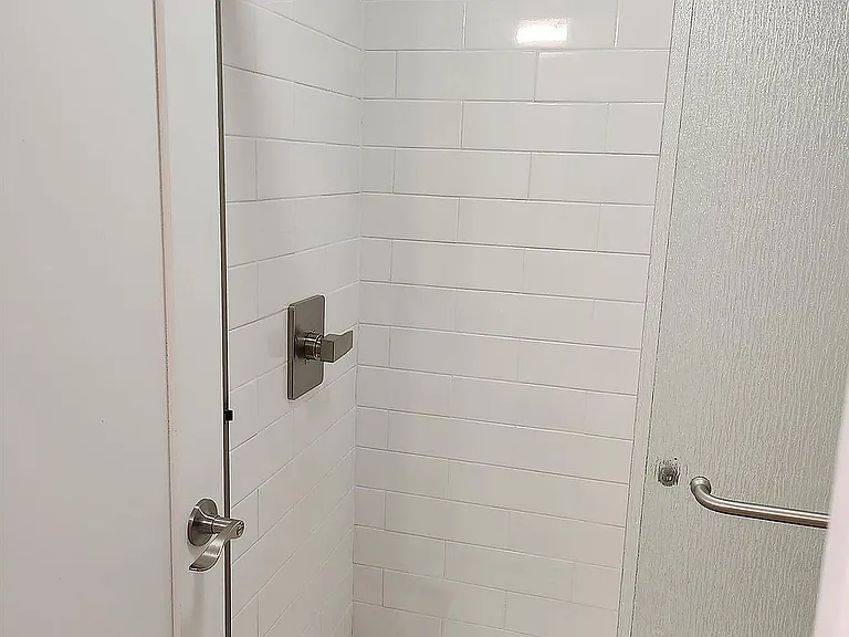 2x1.5_Master_Shower_Sand_Pebble