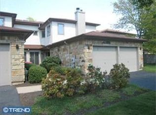5 Woodmont Dr, Lawrence Township, NJ 08648
