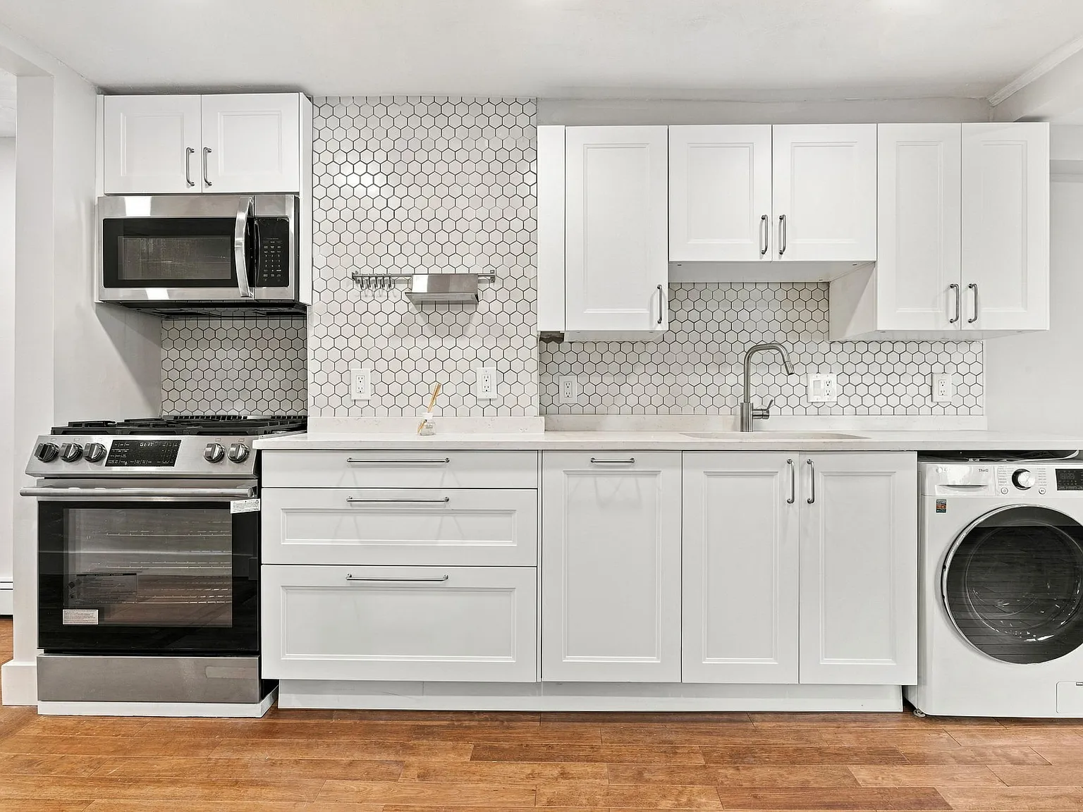 1 bed, 625 sqft, $2,800 — Photo 2