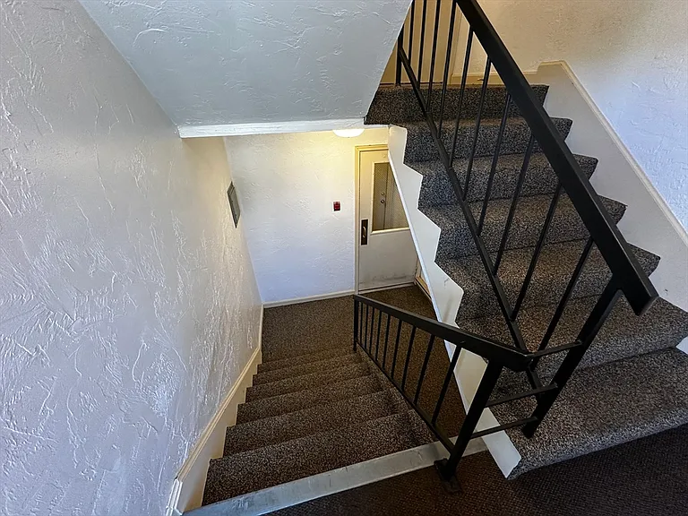 1205 Grafton St #B18 — Photo 27