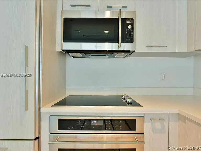 45 SW 9th St #1907 — Photo 3
