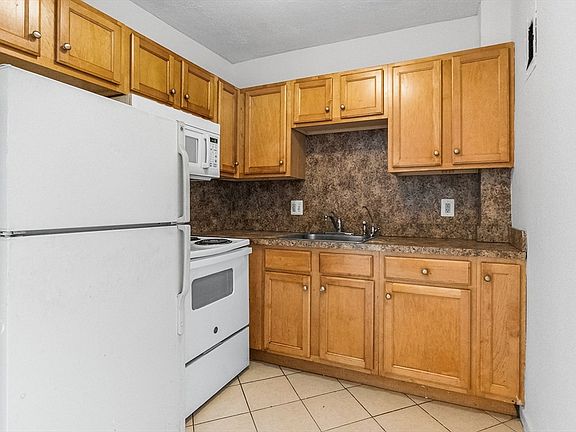 4th image of 46 Adams St APT D6