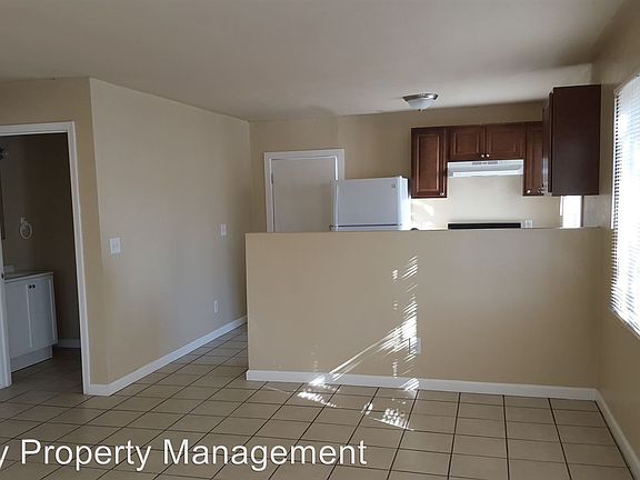 3rd image of 3276 Greely Ave