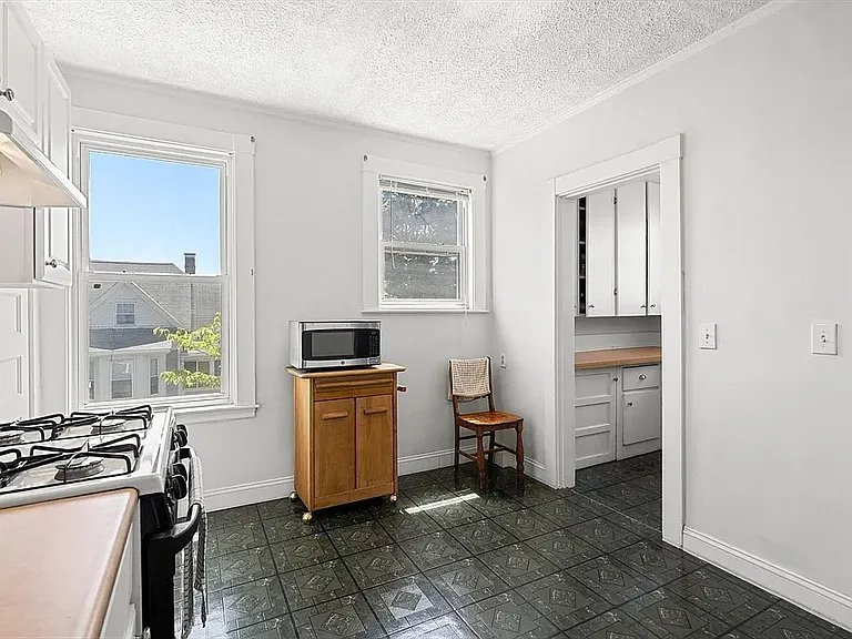 228-230 Euclid Ave #3 — Photo 3