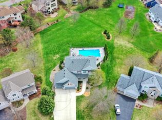 3801 Smithfield Curv, Woodbury, MN 55129